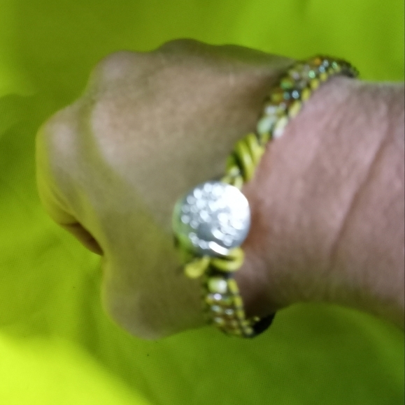 Green pink Aurora borealis Beads beaded bracelet tree button clasp - Picture 2 of 8